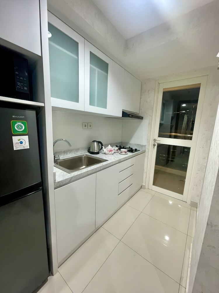 Staycation Jakarta Kensington Royal