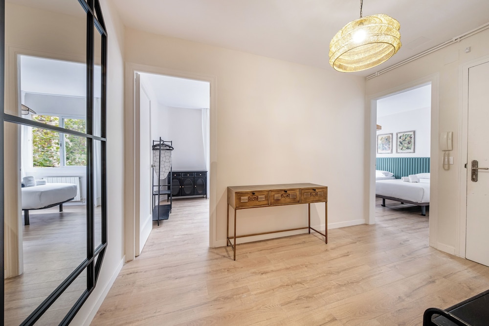 BeBarceloner Eixample Apartments