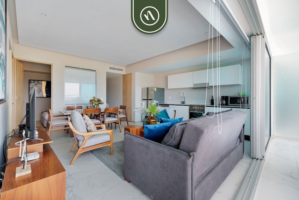 New 2BR APT - Beach Access - Pool - GYM - Jacuzzi