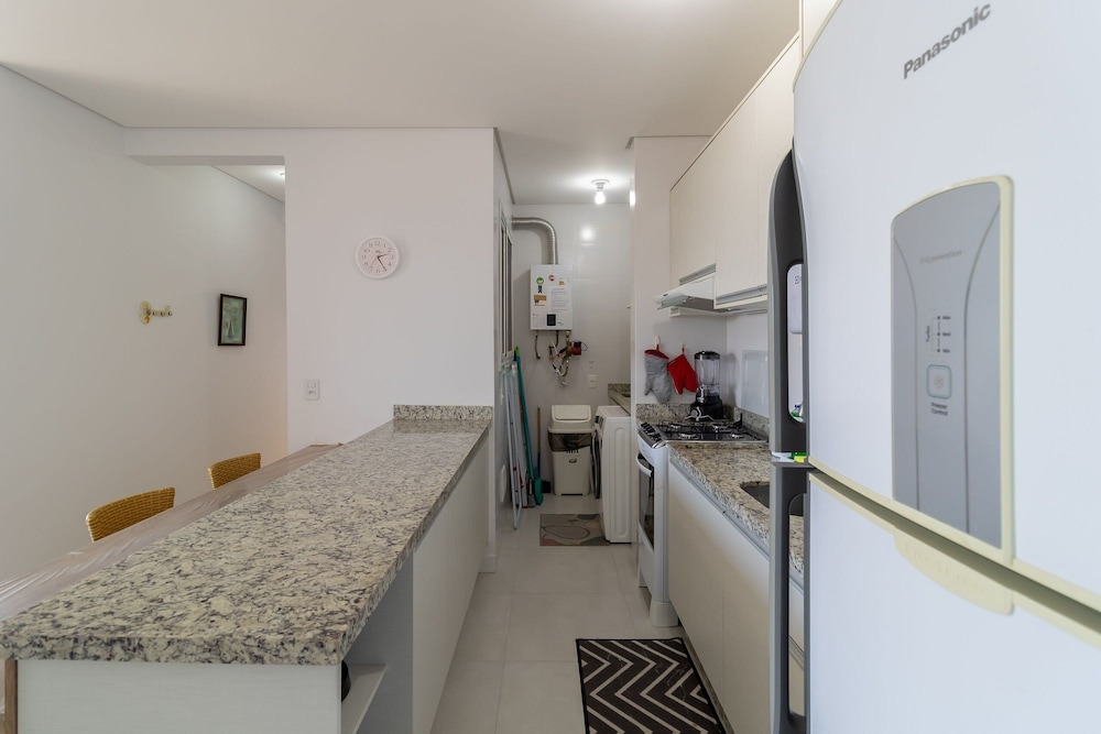 Cozy Apartment 3 Minutes From the Beach Cmi0301