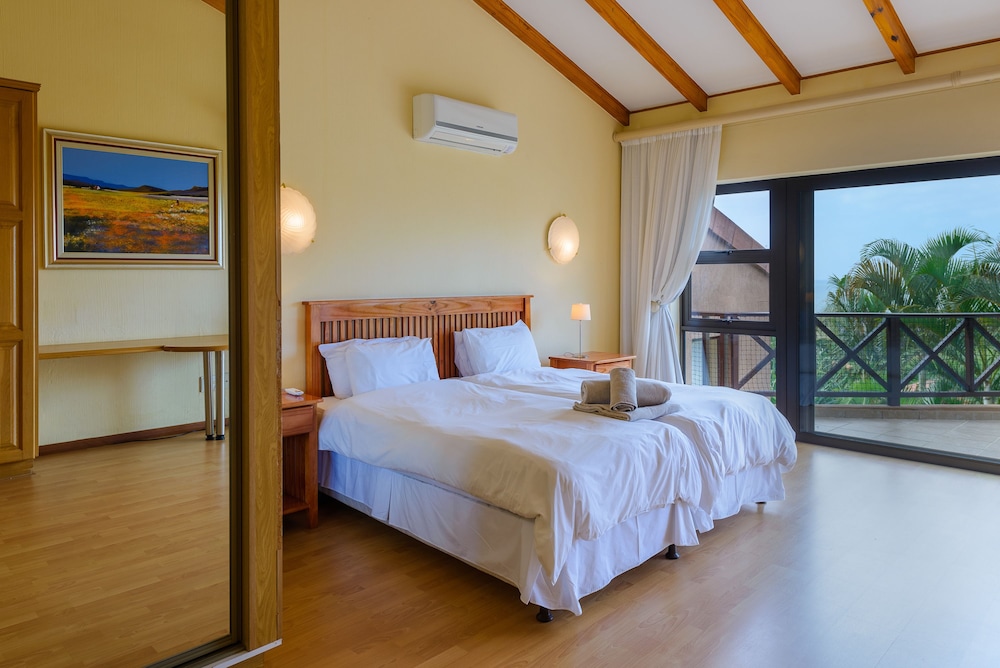 San Lameer Villa Rentals Three Bedroom Luxury 13908