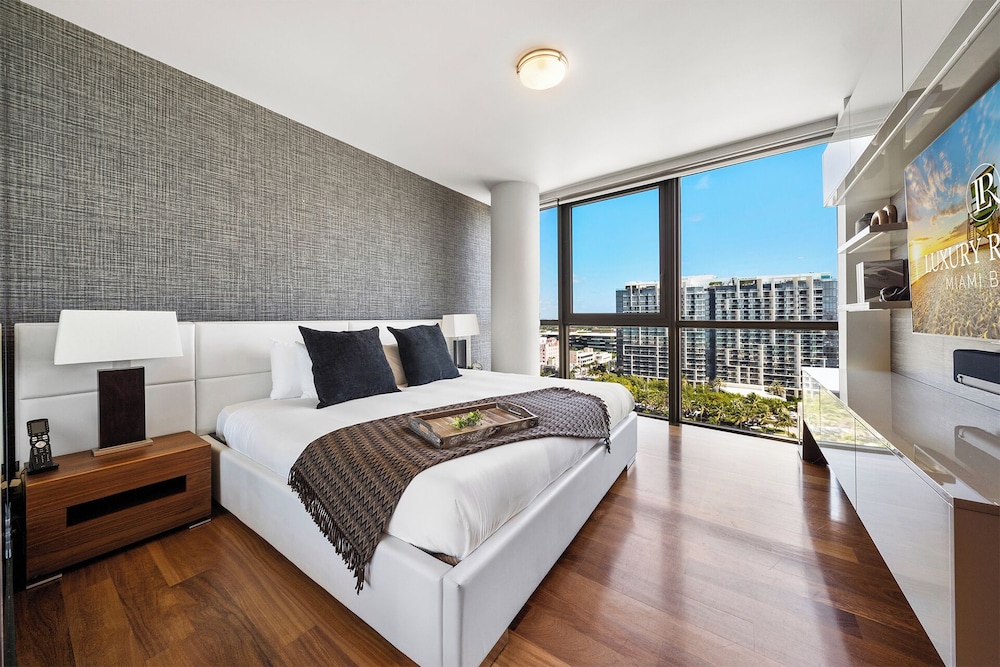 Luxury Vacation Rentals at The Setai by LRMB