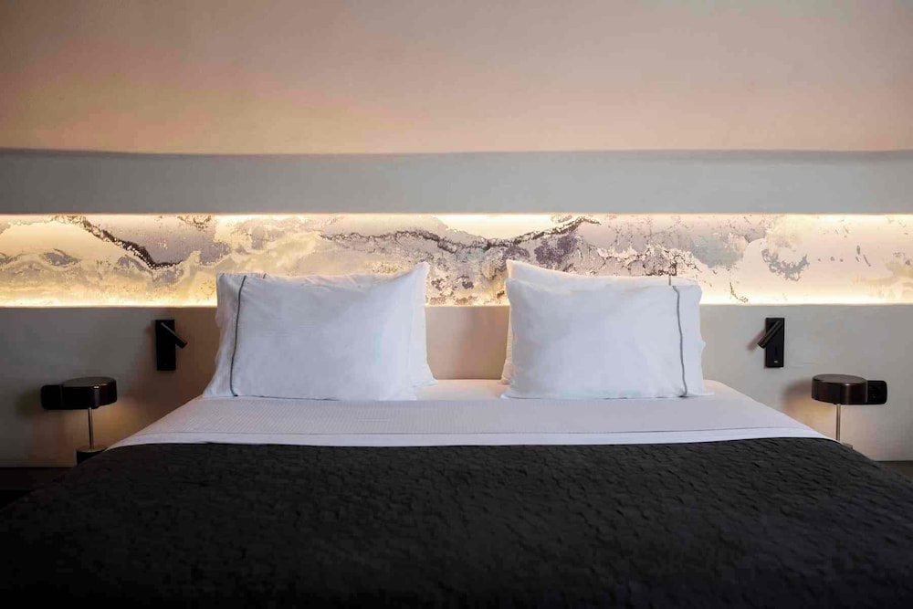 ArmonOia Suites