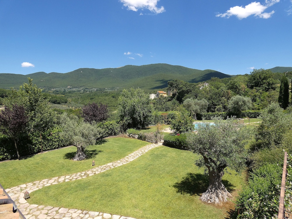 I Escape to Umbria, Quiet