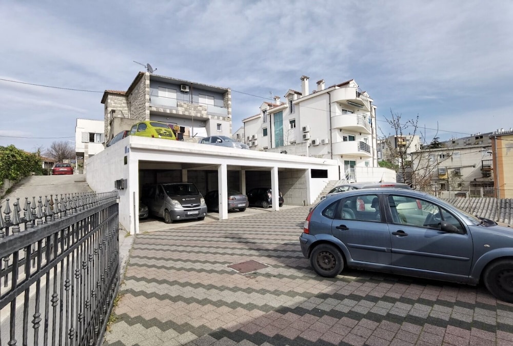 Miro - Modern - A3 Lijevi view 5