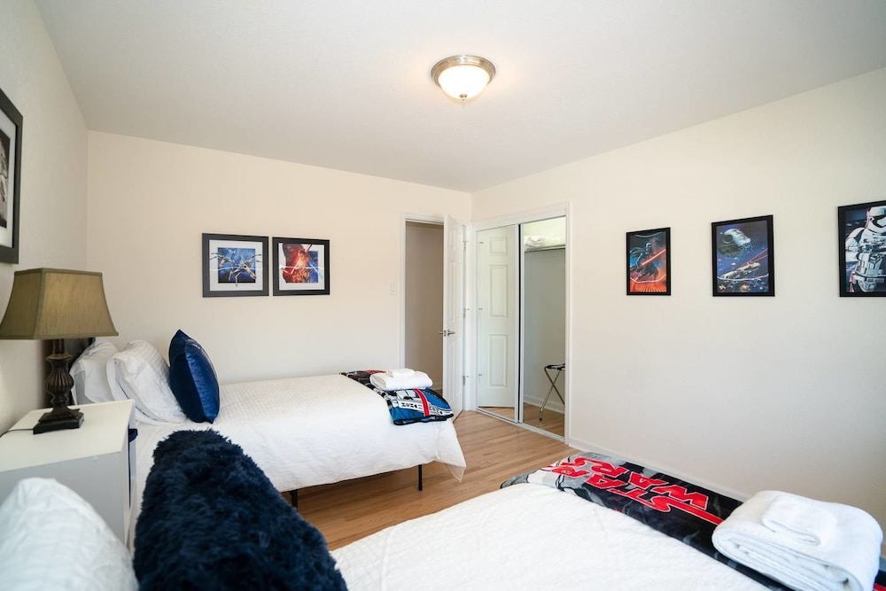 The Meadowlark Manor Spacious Backyard  Hot Tub - Property Image 25