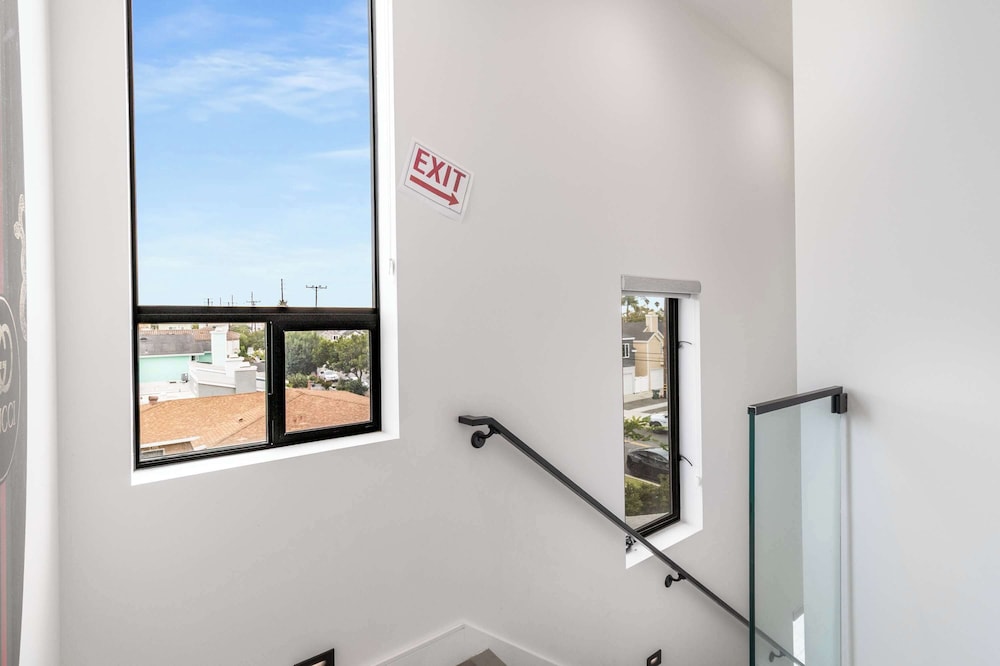 @ Marbella Lane - Luxi 4BR Haven w/ Skyscape Views