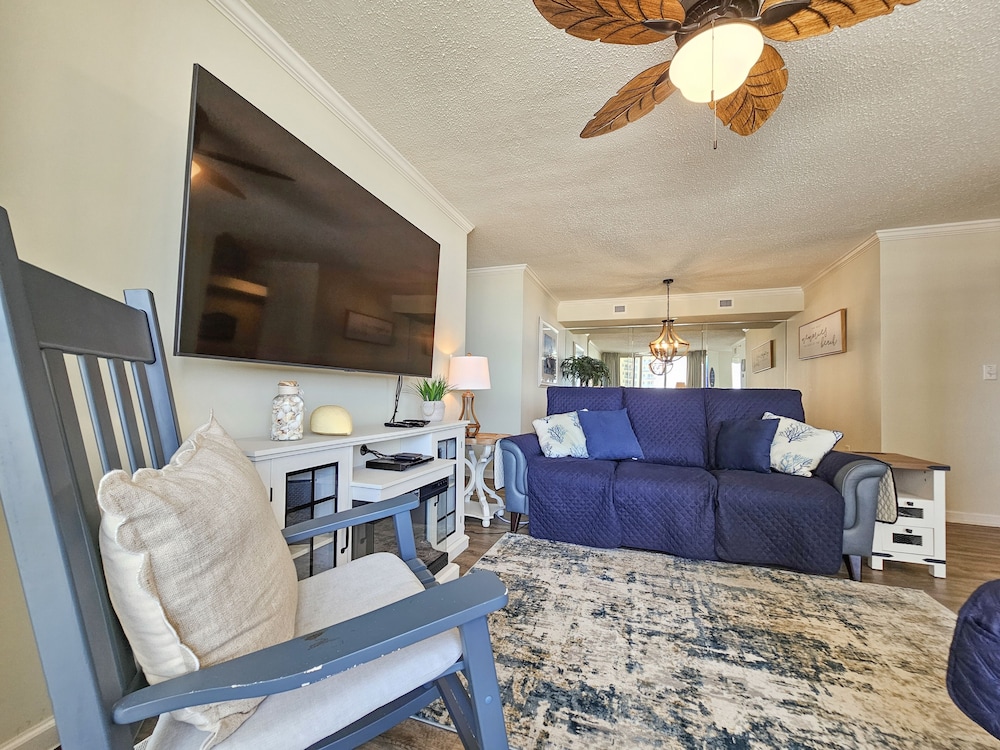 404bt, Ocean View Condo, Full Resort Amenities 2 Bedroom Condo
