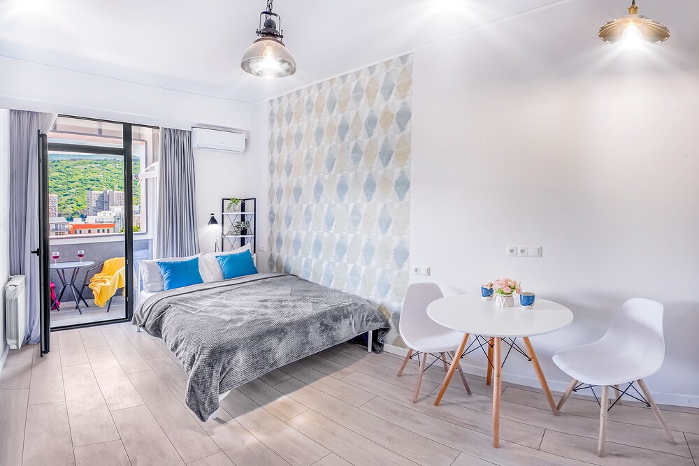 HB apartments University