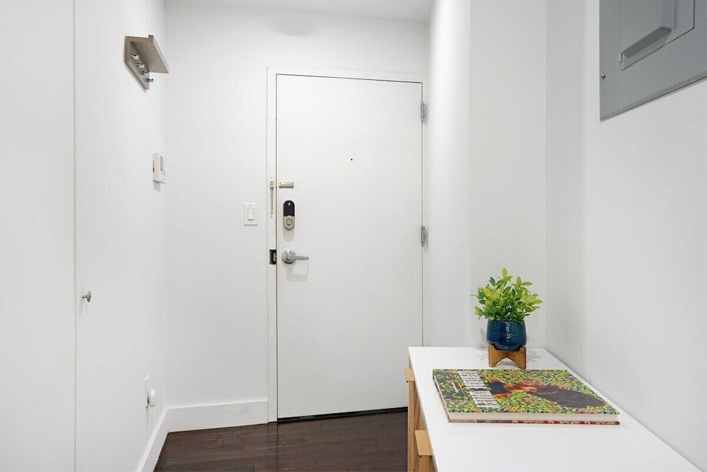 809 Midtown Apartments