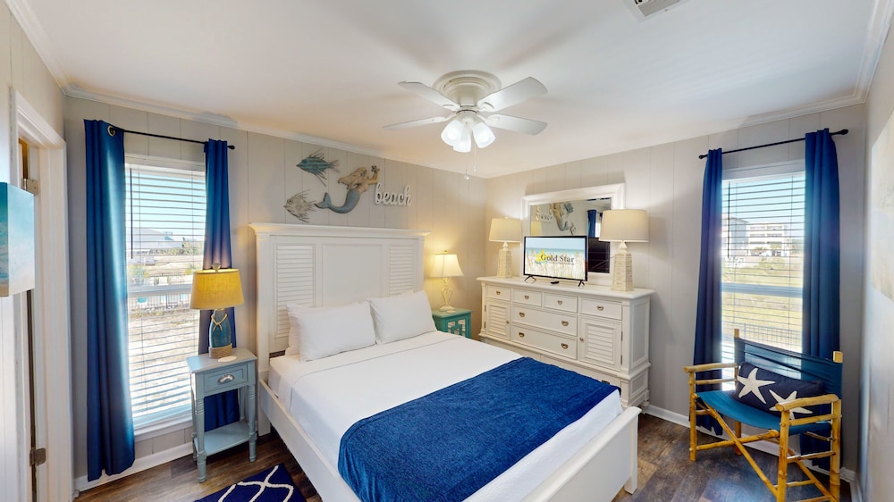 Beach Home With Private Pool & Beach Access- Sleeps 4