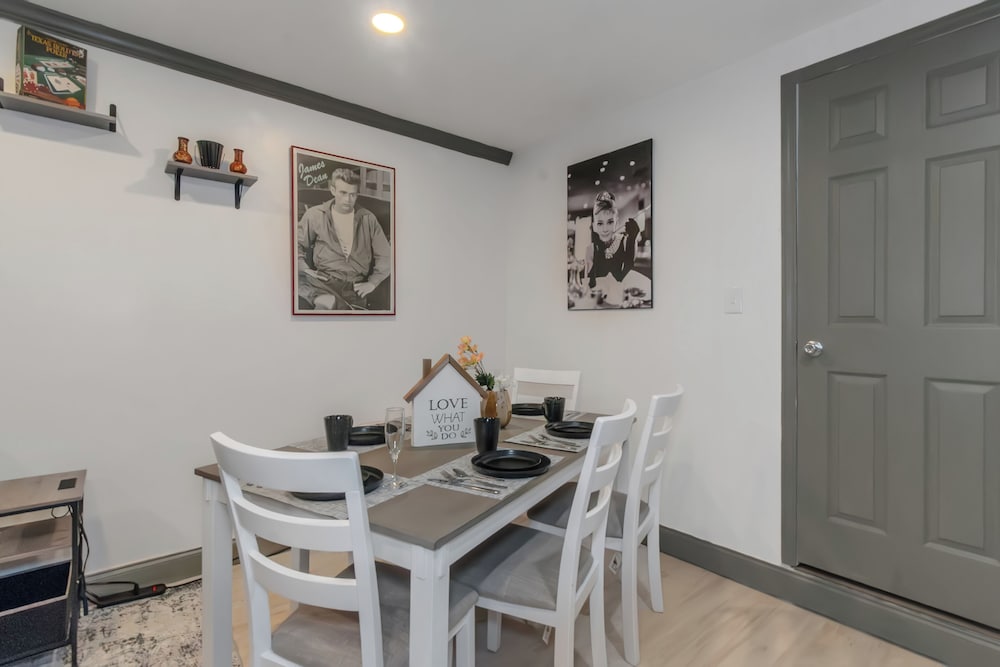 Modern 3BR Condo - Heart of ATL