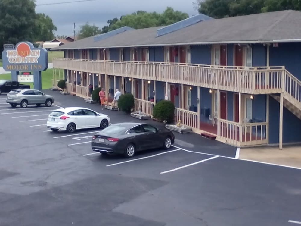 Mountain Country Inn