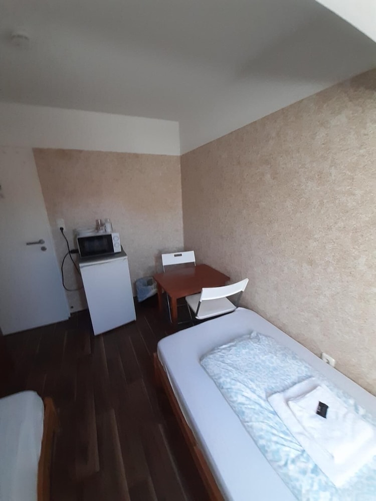 2-Rent Group Hostel Rooms&Apartments EVE168