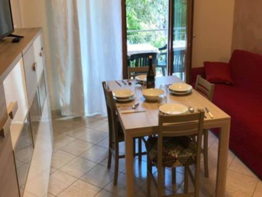 Renovated Flat Near the Main Avenue