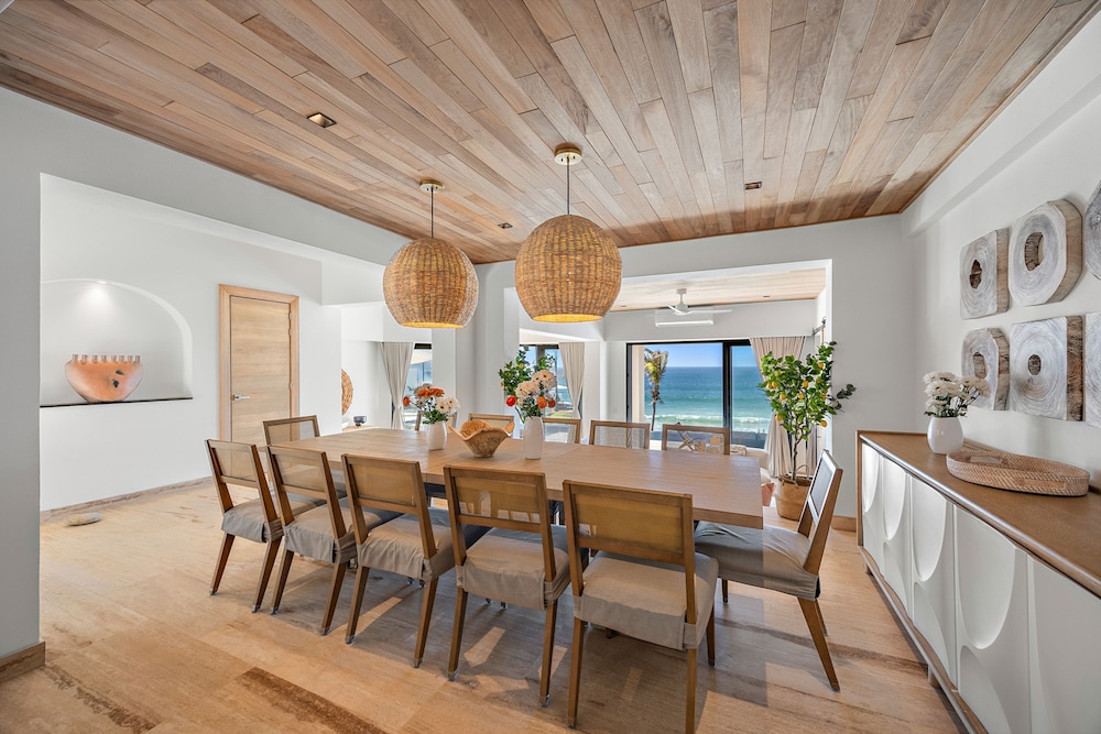 Private Careyeros Oceanfront Living