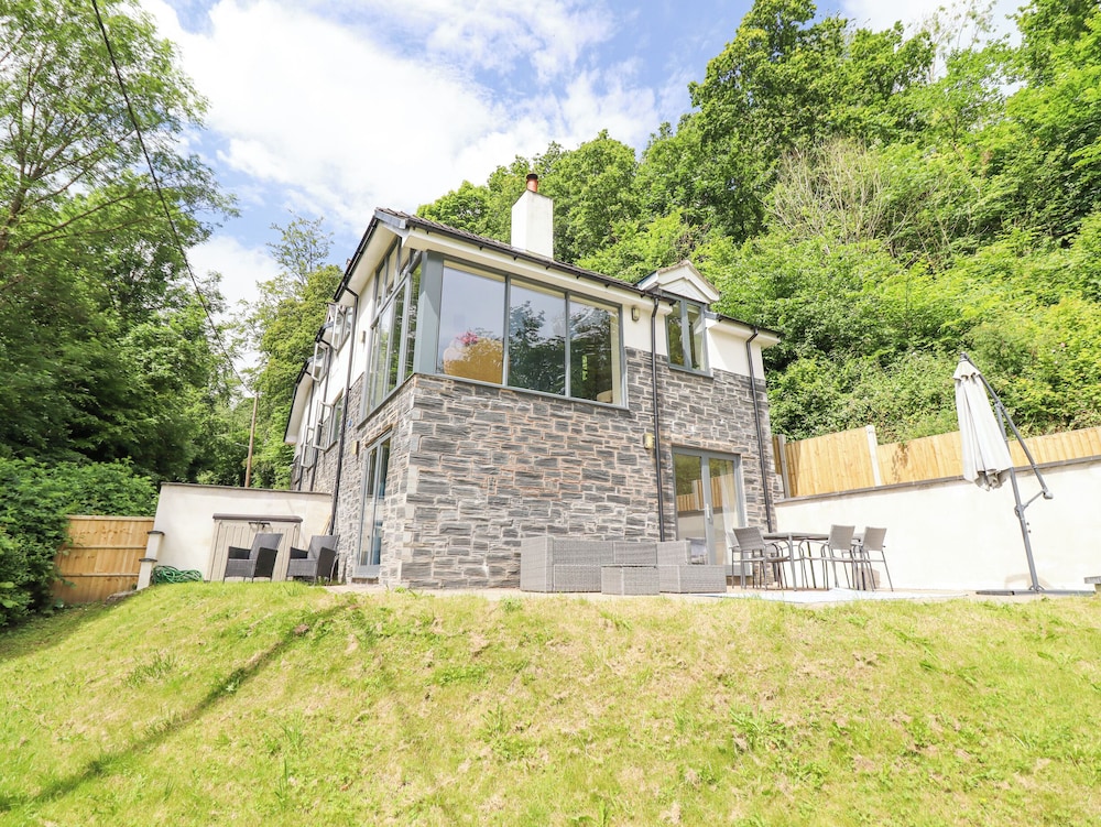 Bryn Golau