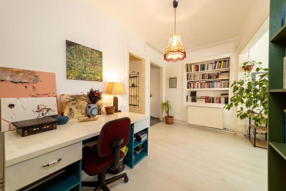 Charming Flat With Refreshing View in Kadikoy