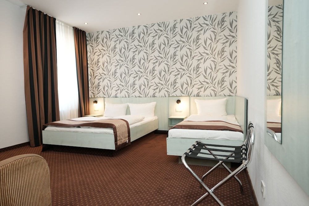 Frankfurt Vacations - Hotel Attache - Property Image 42