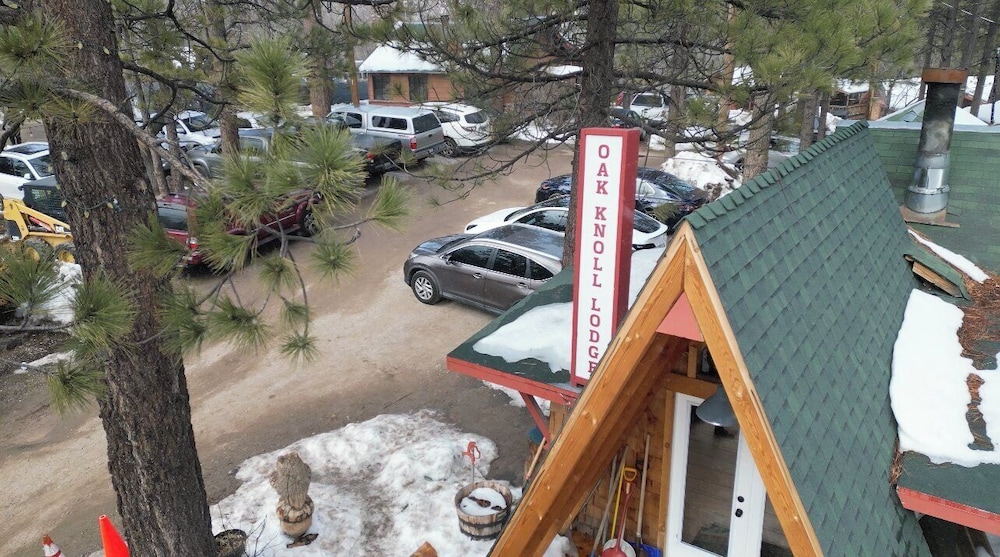 Oak Knoll Lodge
