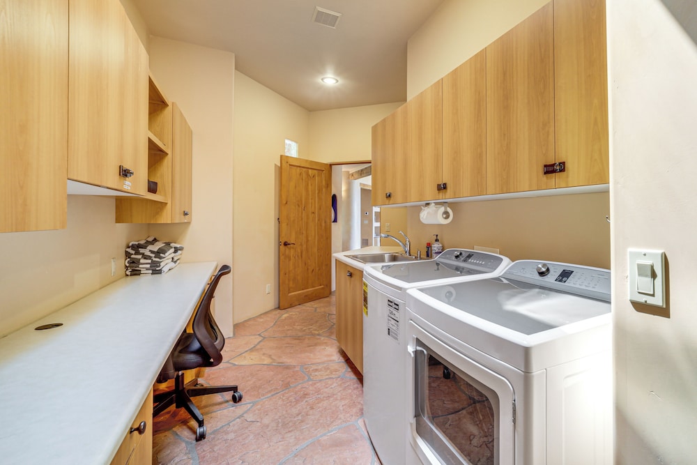 1/2 Mi to Airport Mesa! Hot Tub Haven w/ Mtn Views
