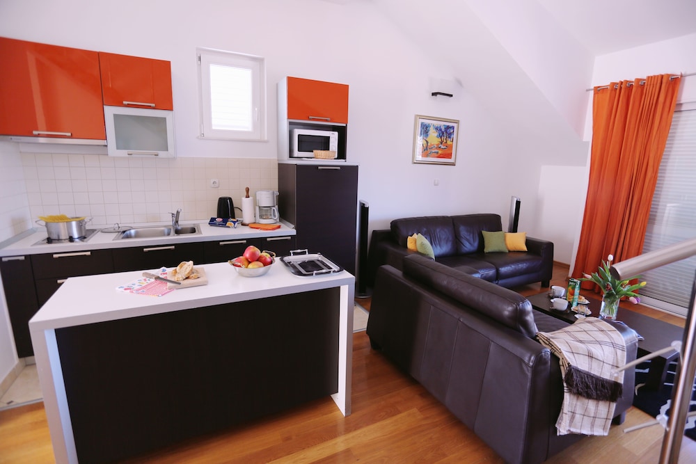 Pervanovo Apartments