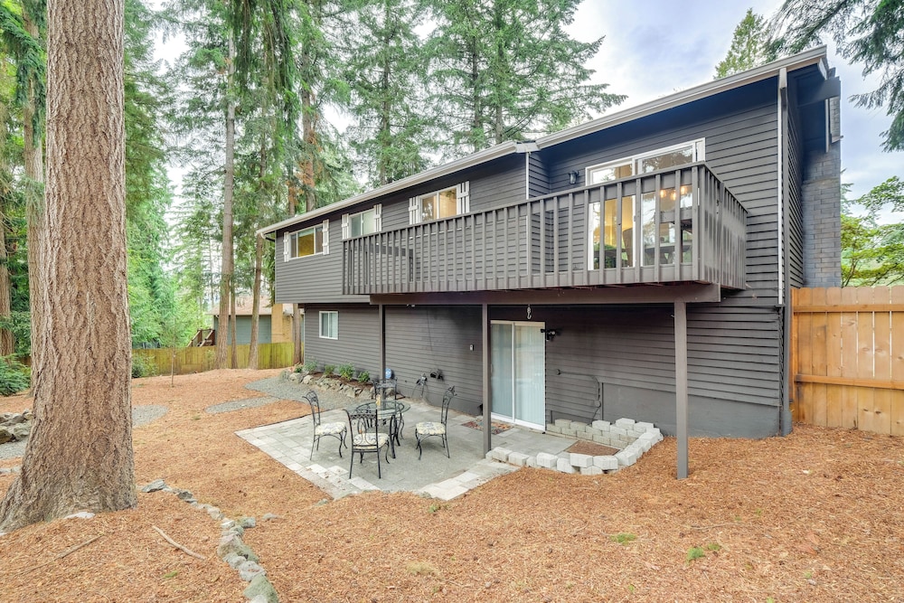 Bremerton Home w/ Fire Pit Near Parks & Museums