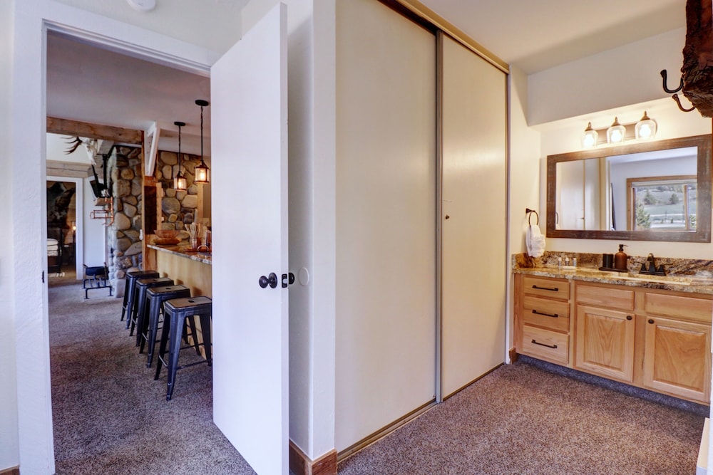 An206 Anaconda 4 Bedroom Condo