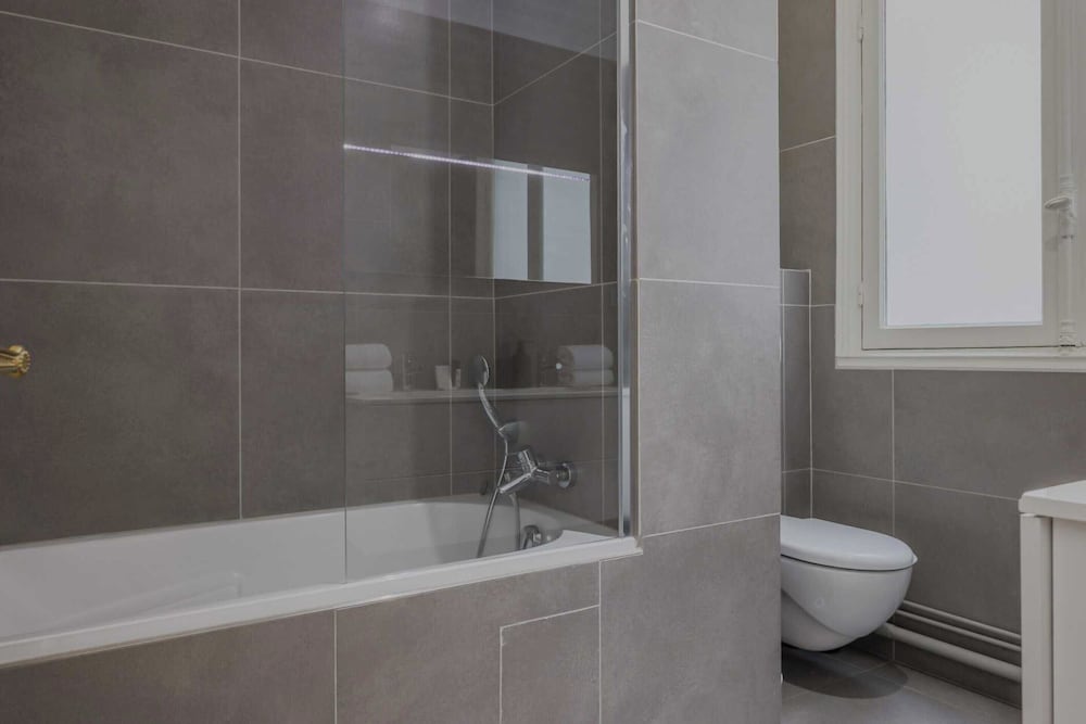Spacious Apartment - 5br/12p - Chaillot
