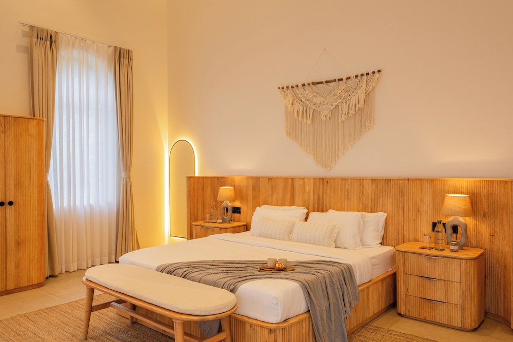 ELIVAAS Ekam | Luxe 4 BHK Villa With Pvt Pool & Patio