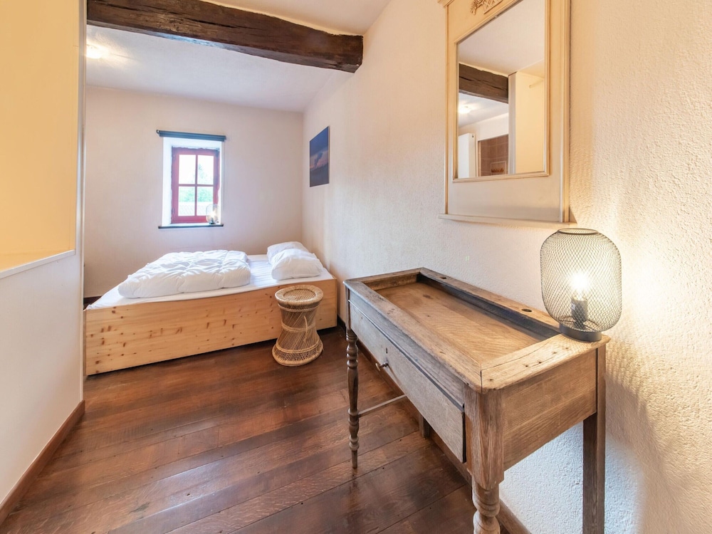 Vacation Home With BBQ Near Hotton