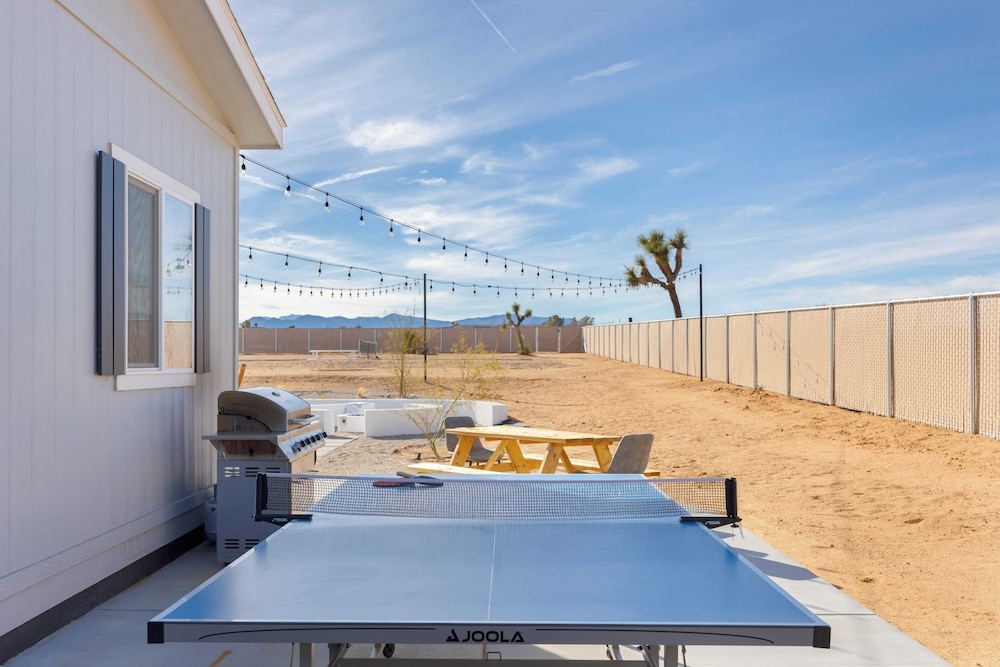 Pool, Spa, Pickleball & Piano Near Pioneertown Harmony House by Avantstay