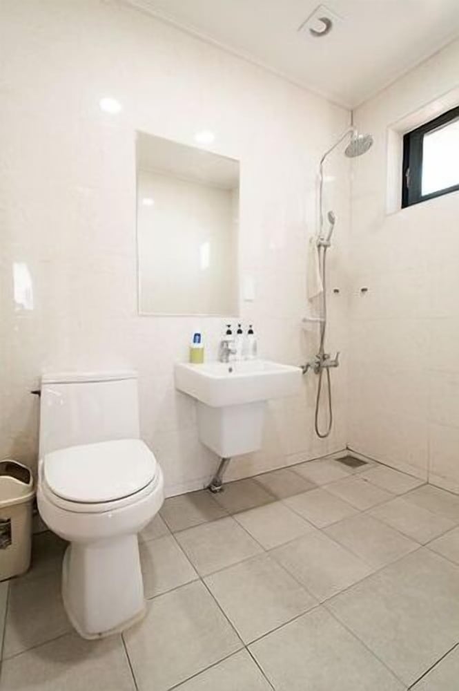 On The Stone Guesthouse 1 - Hostel 51
