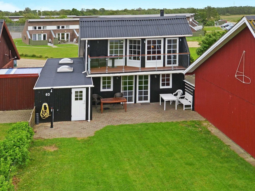 Tasteful Holiday Home in Hemmet near Sea view 4