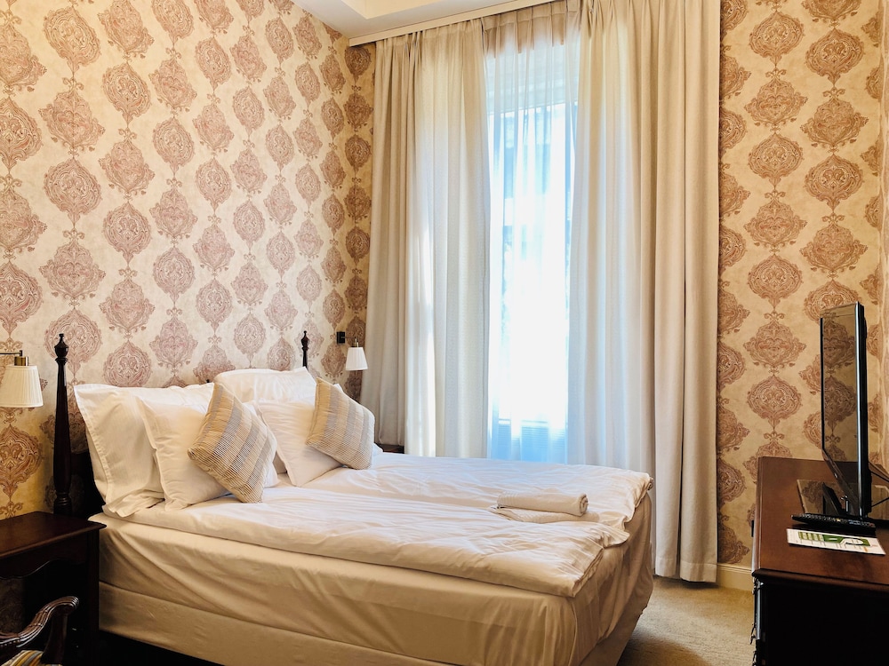 OPERA16 Guestrooms