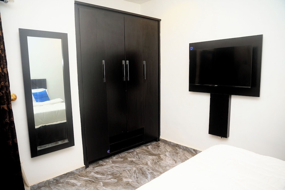 Luxurious 1 Duplex and 3 Flats Apartments, Ugbor Village RD, Benin City Nigeria