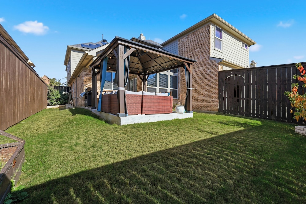 Spacious Cozy 4B Home in Frisco