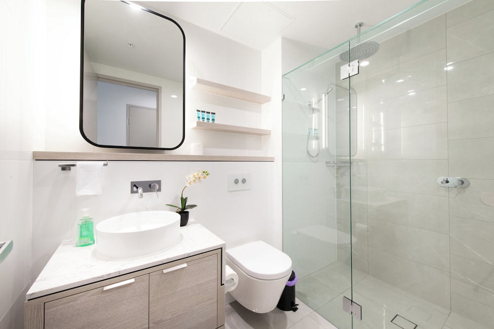 Kozyguru | Surfers Paradise | Ocean Views