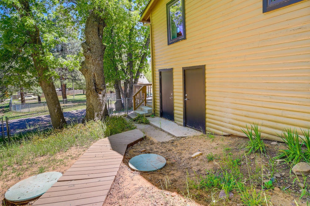 Strawberry Cabin Rental w/ Deck  Mountain Views! - Property Image 8