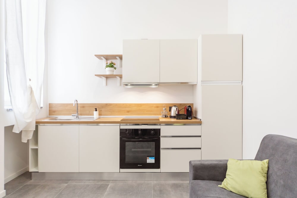 KHL apartments