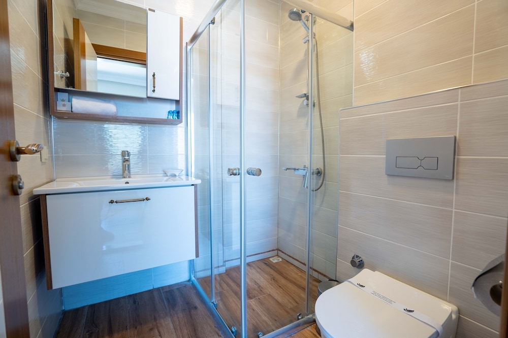 Cunda Giritlioğlu Otel Yetişkinlere Özel +12 - Image 45
