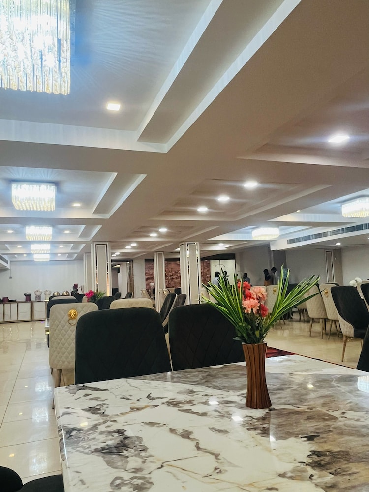 RED LEAF HOTELS