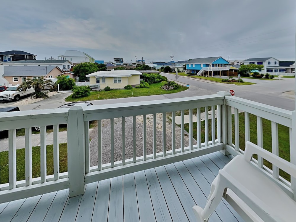 Shore Sounds Fun by Topsail Realty