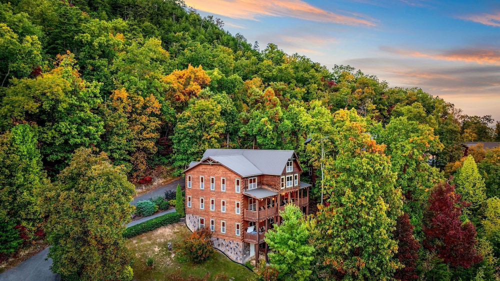 A View for All Seasons Luxe Smoky Mountain Cabin With Hot Tubs Game Room