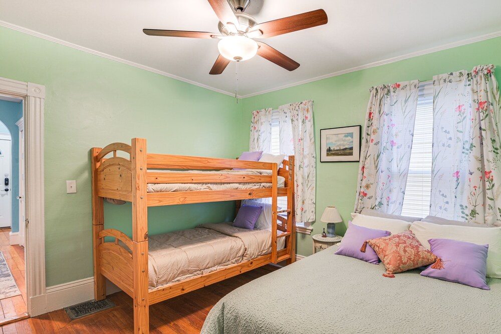 Medford Apartment Rental, 5 Mi to Downtown Boston