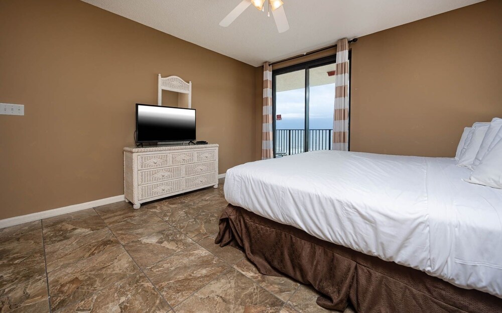 Phoenix X 610 3 Bedroom Condo