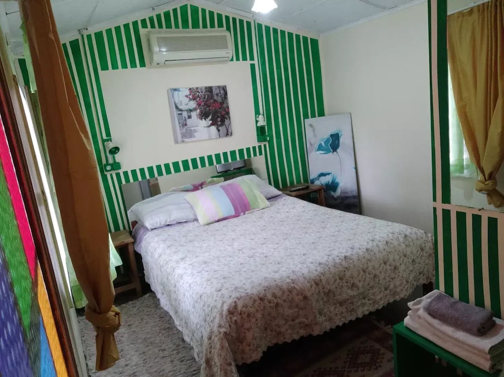 Side Tuana Garden Home