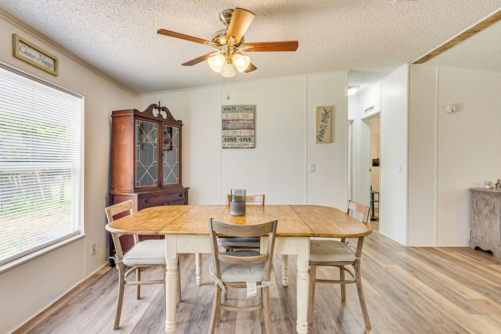 Home Near Navarre & Pensacola Beaches!