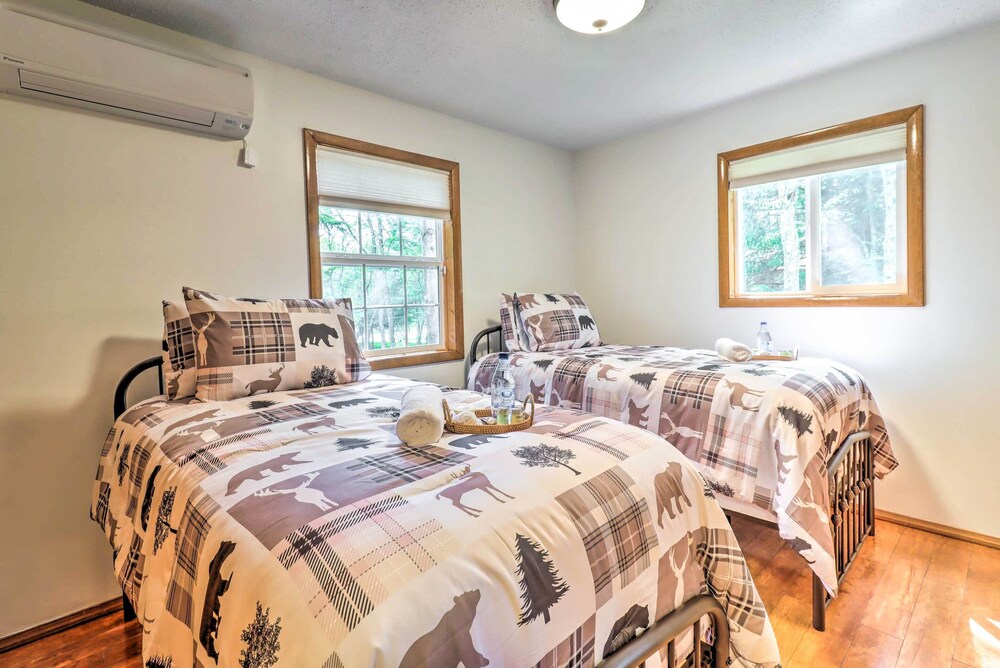 Walk to Wolf Run Lake: Cottage w/ Furnished Deck