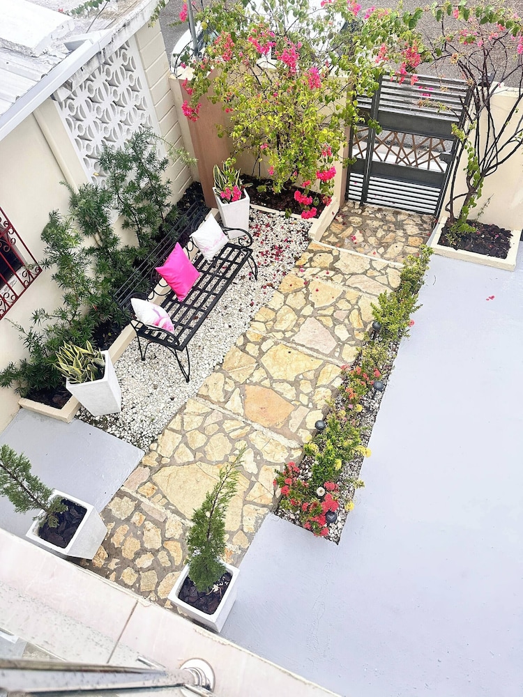 Family apt Centric Near Historic Center Boardwalk